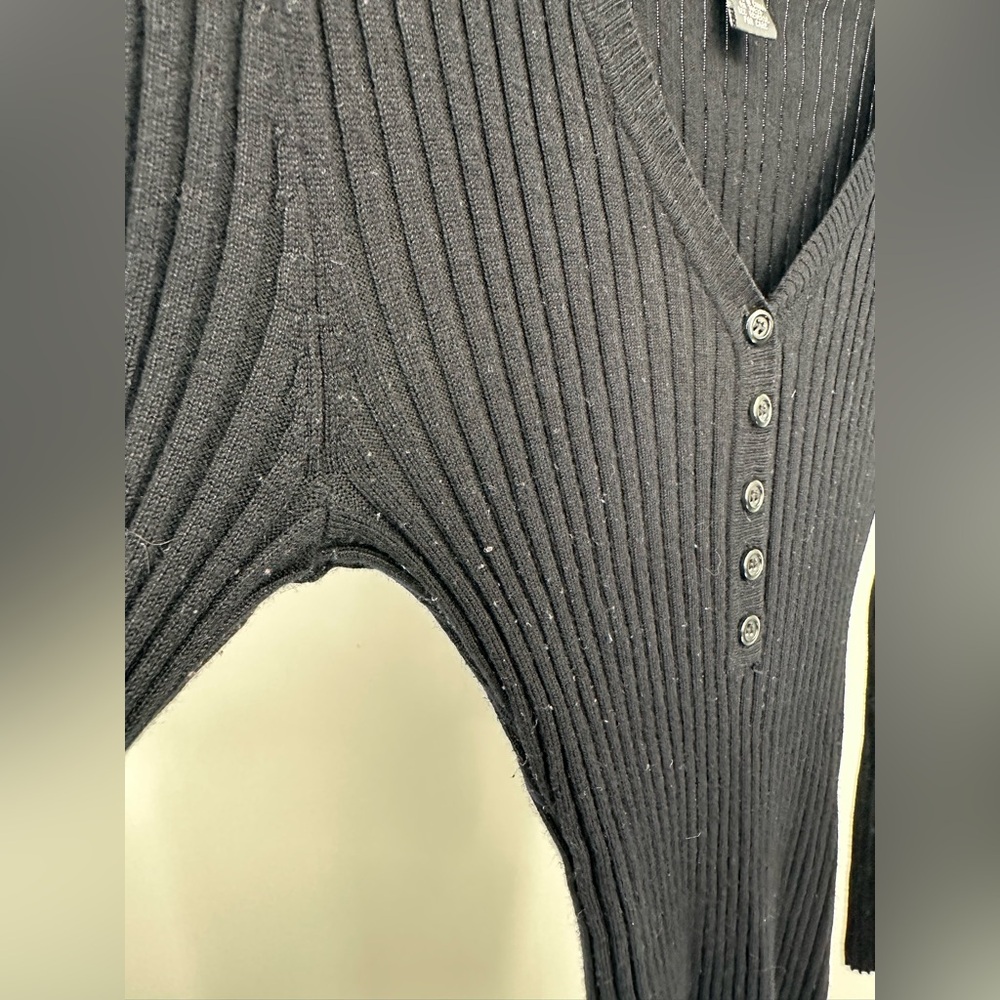 Rue21 Black Ribbed Knit Top - Picture 4 of 4